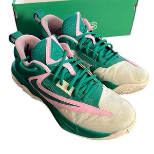 Nike Giannis Immortality 3 Malachite Size 9.5 Men 11 Women’s
